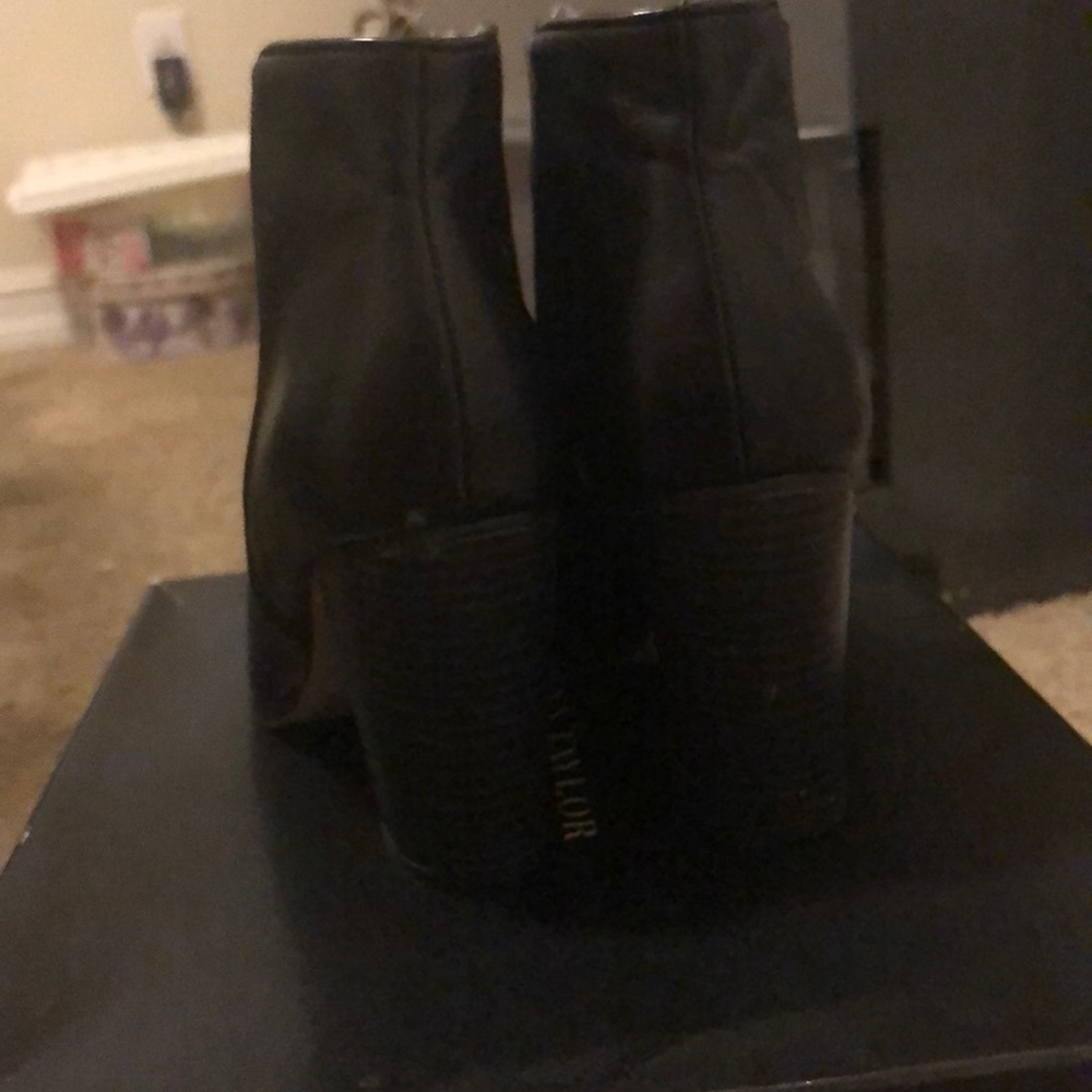 Ann Taylor booties - Picture 3 of 3